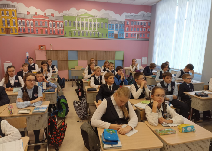 Ученики 6.4 класса совершили виртуальную экскурсию по Музею мостов Санкт-Петербурга